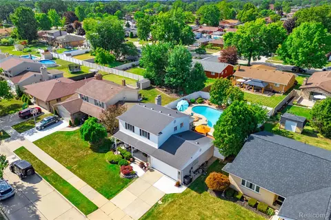 View/Area - 14246 Williamsburg Dr, Riverview, MI 48193 photo 3 of 6
