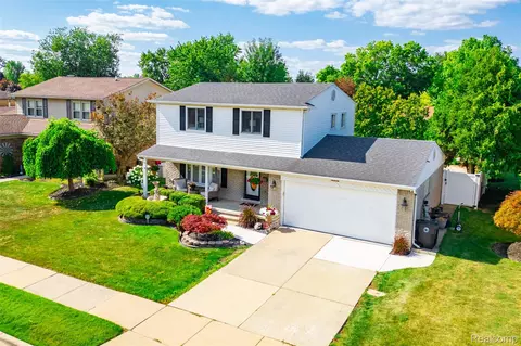 View/Area - 14246 Williamsburg Dr, Riverview, MI 48193 photo 2 of 6