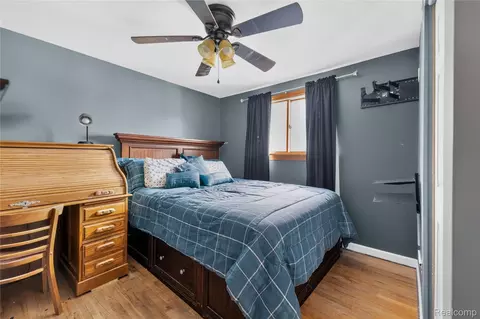 Bedroom - 14246 Williamsburg Dr, Riverview, MI 48193 photo 5 of 5