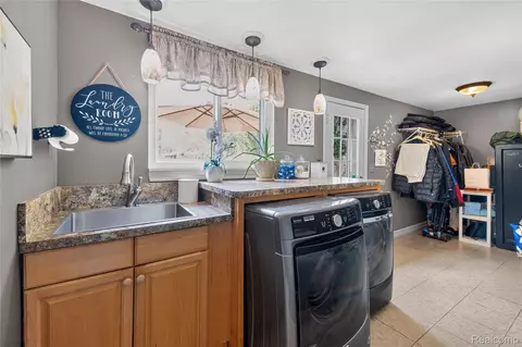 Other - 14246 Williamsburg Dr, Riverview, MI 48193 photo 4 of 5