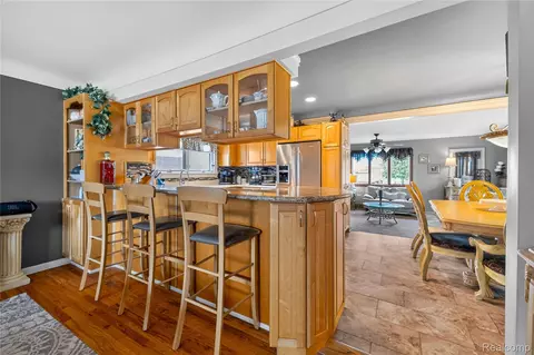 Kitchen - 14246 Williamsburg Dr, Riverview, MI 48193 photo 1 of 5