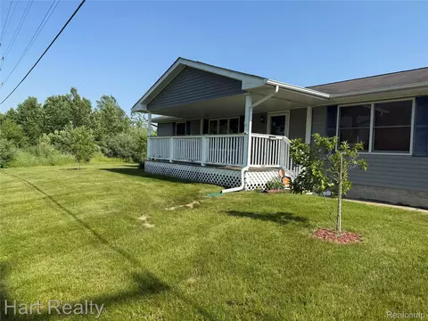 909 W Barnes Rd, Watertown, MI 48435