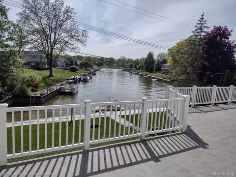 2549 Riverwood Dr, Port Huron, MI 48060