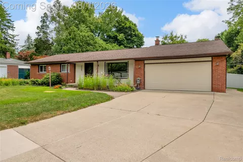 30065 Minglewood Ln, Farmington Hills, MI 48334