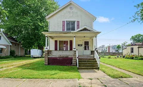 242 N Elizabeth St, Marine City, MI 48039