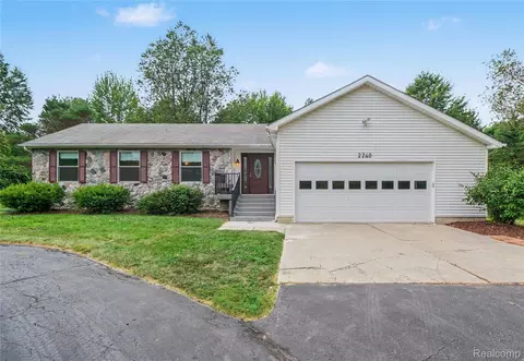 2240 Hidden Lake Trl, Ortonville, MI 48462