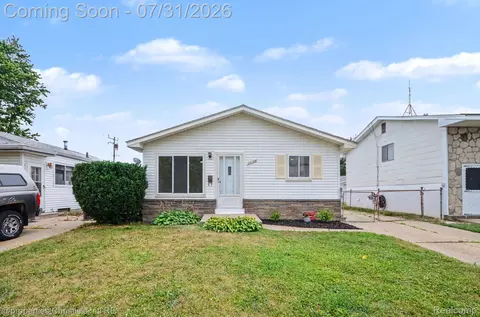 20158 Abrahm St, Clinton Township, MI 48035