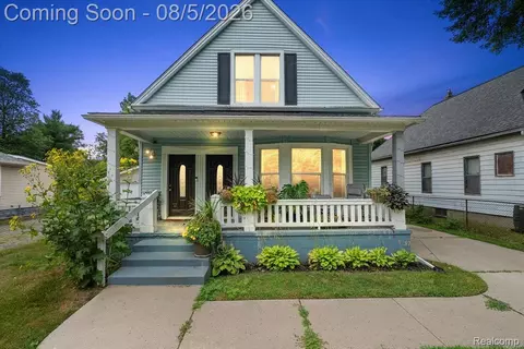 21453 Oxford Ave, Farmington Hills, MI 48336