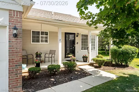 19337 Mandarin Dr, Roseville, MI 48066