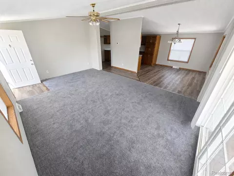 Living - 305 Aspen Ln, Dundee, MI 48131 photo 1 of 3