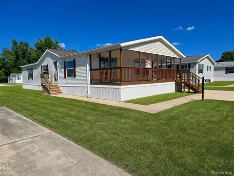 Exterior - 305 Aspen Ln, Dundee, MI 48131 photo 1 of 3