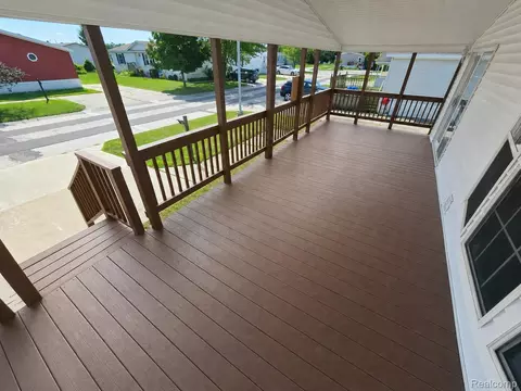 Exterior - 305 Aspen Ln, Dundee, MI 48131 photo 2 of 3