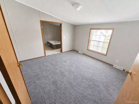 Bedroom - 305 Aspen Ln, Dundee, MI 48131 photo 6 of 6