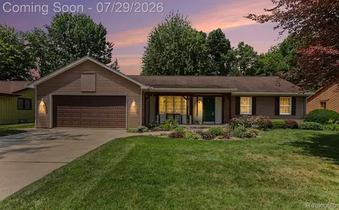 1317 Cranbrook Dr, Saginaw, MI 48638