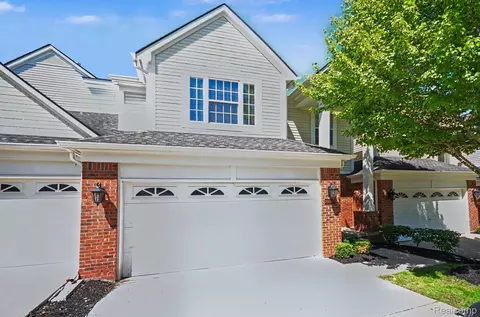 29307 Douglas Dr, Novi, MI 48377