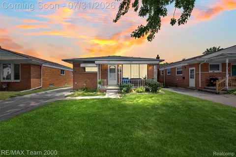 7050 Berwyn St, Dearborn Heights, MI 48127