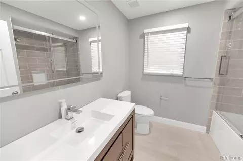 Bath - 21797 Sabrina Dr, Macomb, MI 48044 photo 2 of 4