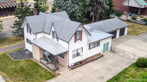 8721 N 2nd St, Brighton, MI 48116
