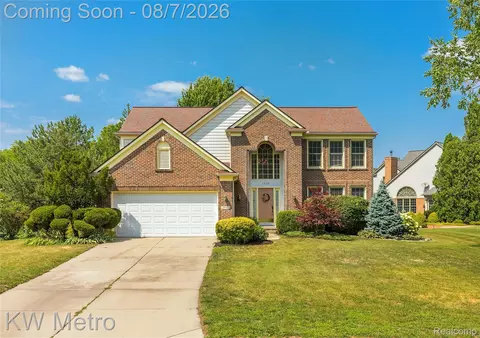 1496 Marina Pointe Blvd, Orion, MI 48362