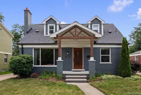2925 Benjamin Ave, Royal Oak, MI 48073
