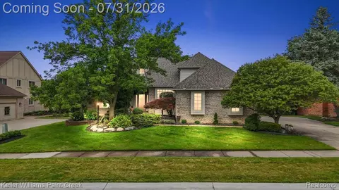 55261 Kingsway Dr, Shelby Township, MI 48316