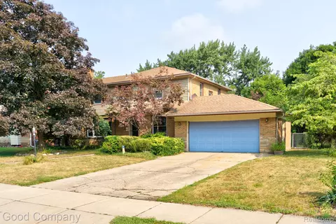 10 Millington Rd, Pleasant Ridge, MI 48069