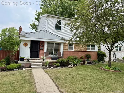 205 E Parker Ave, Madison Heights, MI 48071