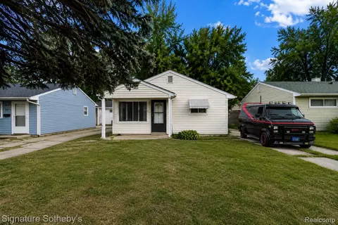 241 W Yale Ave, Pontiac, MI 48340