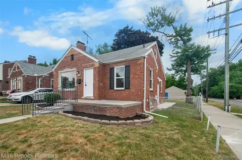 Other - 18904 Mallina St, Grosse Pointe, MI 48236 photo 2 of 12