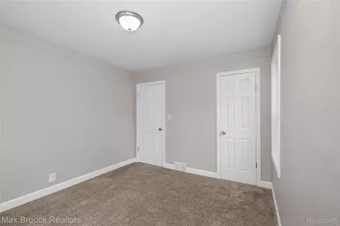 Bedroom - 18904 Mallina St, Grosse Pointe, MI 48236 photo 3 of 5