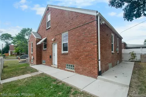 Other - 18904 Mallina St, Grosse Pointe, MI 48236 photo 4 of 12