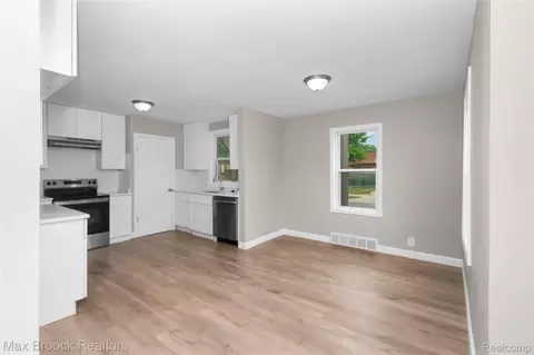 Other - 18904 Mallina St, Grosse Pointe, MI 48236 photo 5 of 12