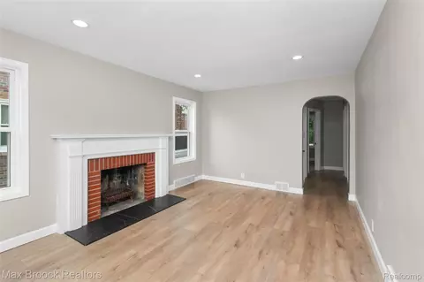 Living - 18904 Mallina St, Grosse Pointe, MI 48236 photo 2 of 2