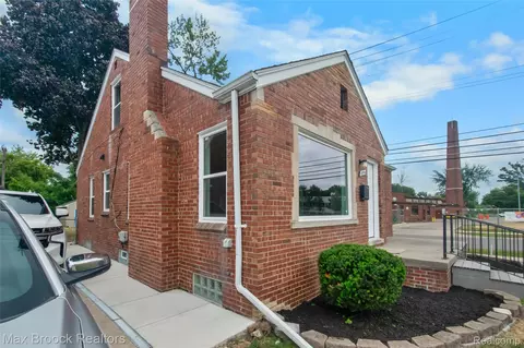 Other - 18904 Mallina St, Grosse Pointe, MI 48236 photo 3 of 12