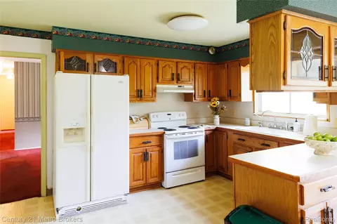 Kitchen - 4394 Apache Dr, Burton, MI 48509 photo 2 of 2