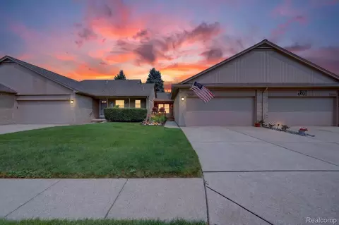 23553 Northport Dr, Clinton Township, MI 48036