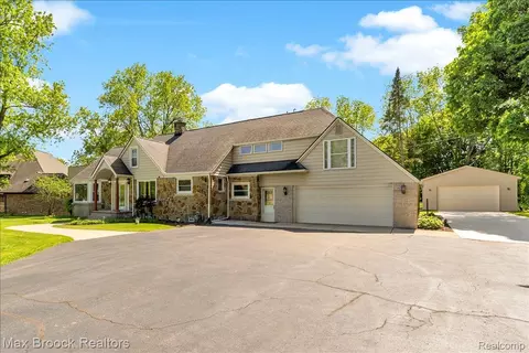 43747 Woodward Ave, Bloomfield Hills, MI 48302
