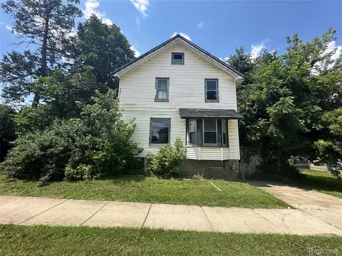 213 Whittemore St, Pontiac, MI 48342