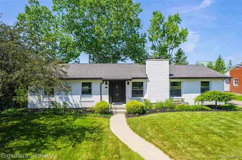 154 S Cranbrook Cross Rd, Bloomfield Hills, MI 48301