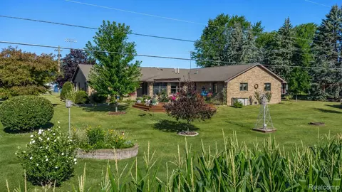 Exterior - 856 N Hemlock Rd, Richland, MI 48626 photo 4 of 7