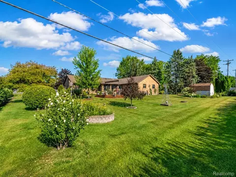 Exterior - 856 N Hemlock Rd, Richland, MI 48626 photo 5 of 7