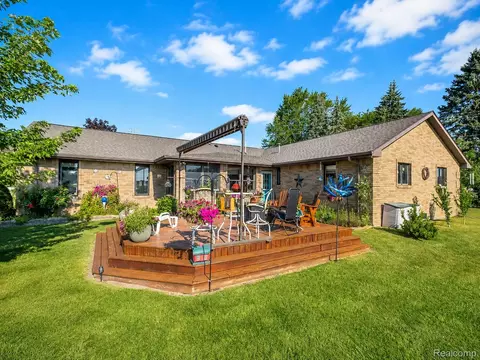 Exterior - 856 N Hemlock Rd, Richland, MI 48626 photo 2 of 7