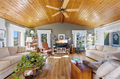 Living - 856 N Hemlock Rd, Richland, MI 48626 photo 1 of 2