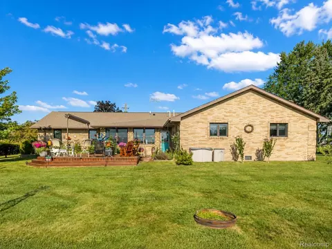 Exterior - 856 N Hemlock Rd, Richland, MI 48626 photo 6 of 7