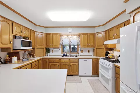 Kitchen - 856 N Hemlock Rd, Richland, MI 48626 photo 1 of 2