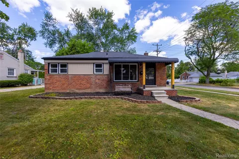 29824 Hathaway St, Livonia, MI 48150