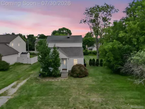 2891 Culbertson Ave, Rochester Hills, MI 48307