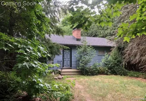 2204 Rogue River Rd NE, Plainfield, MI 49306