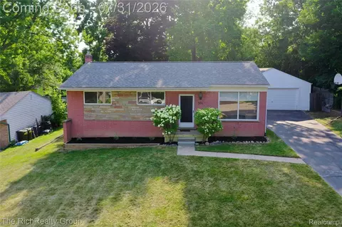 331 Lorberta Ln, Waterford, MI 48328