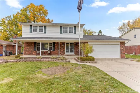 16515 Festian Dr, Clinton Township, MI 48035